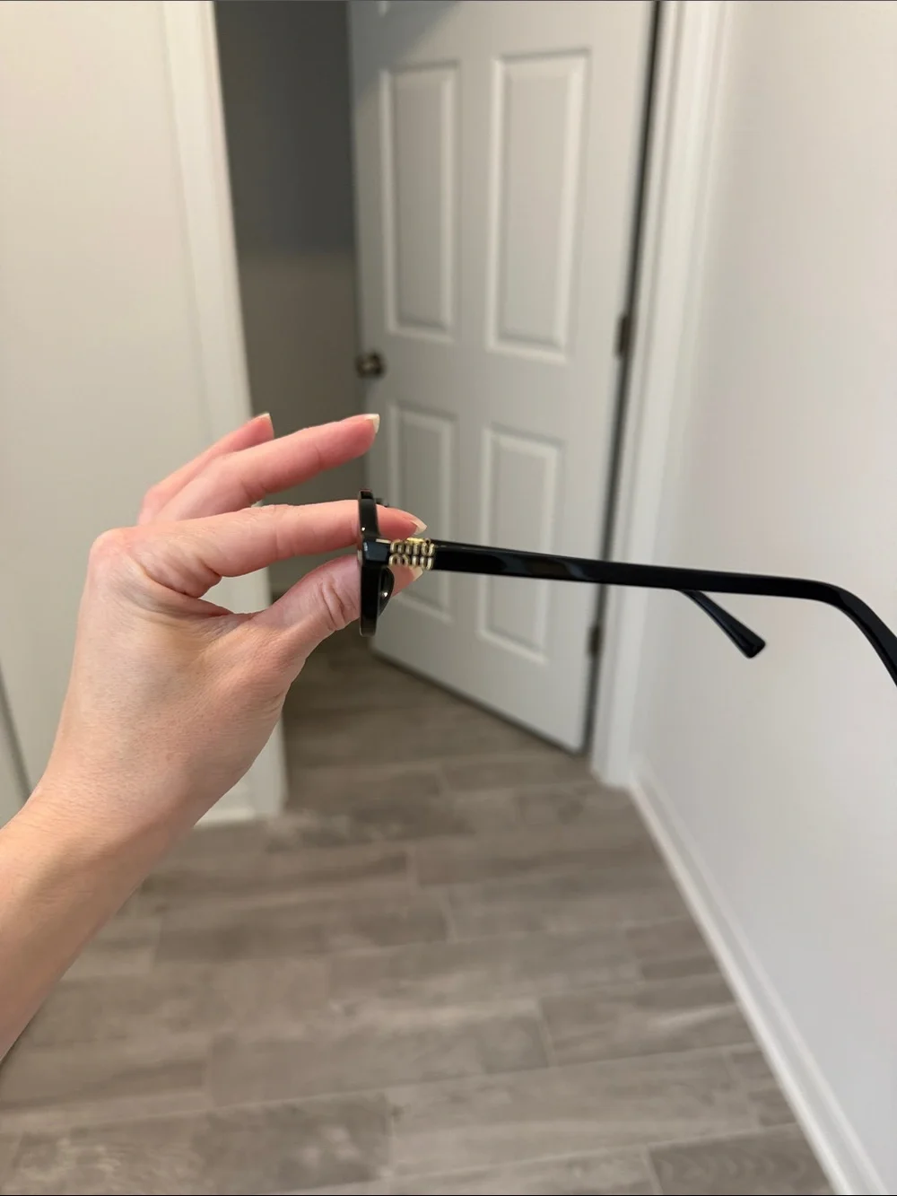 Miu Miu Black Round Sunglasses with Pink Velvet Case Like New Original